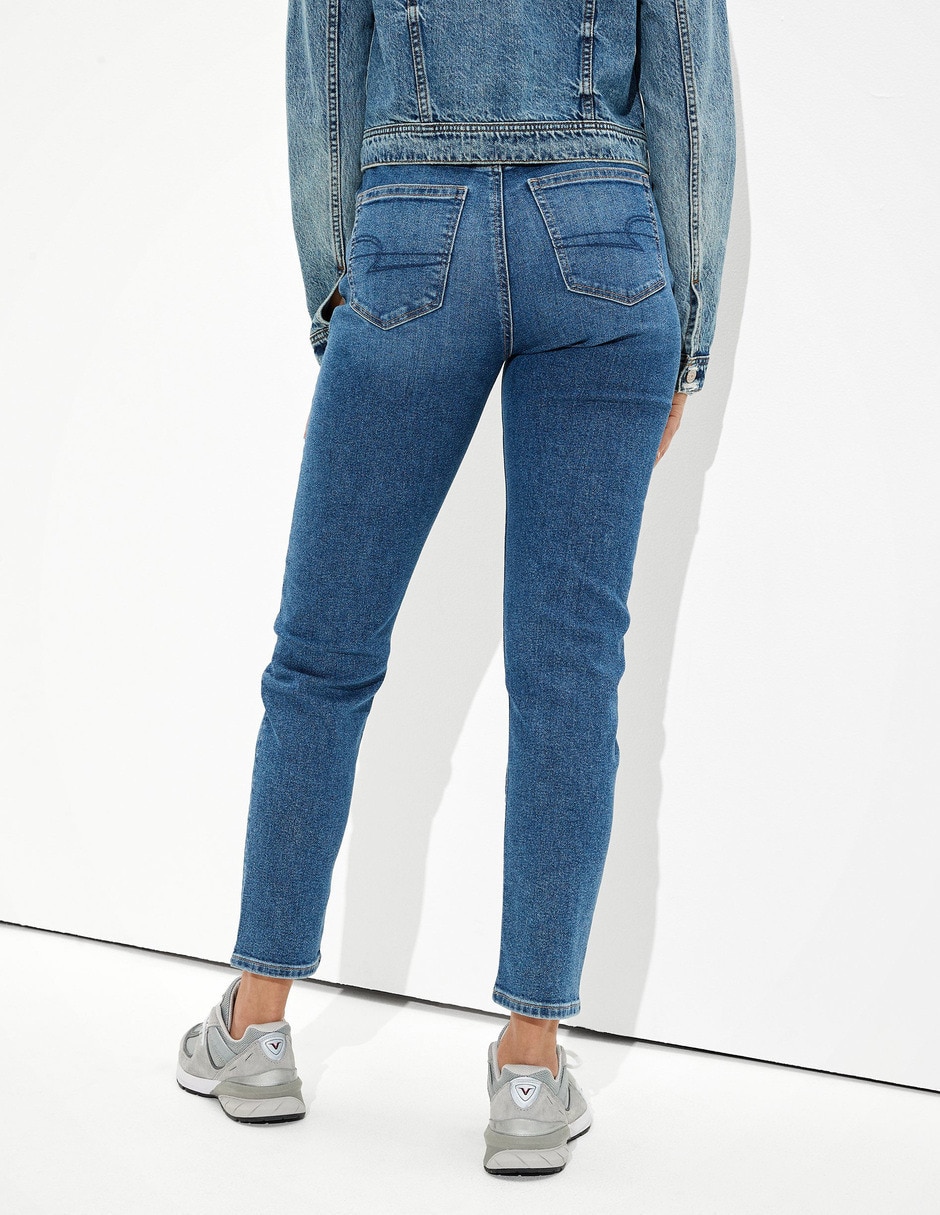 Jeans capri mom American Eagle corte cintura para mujer