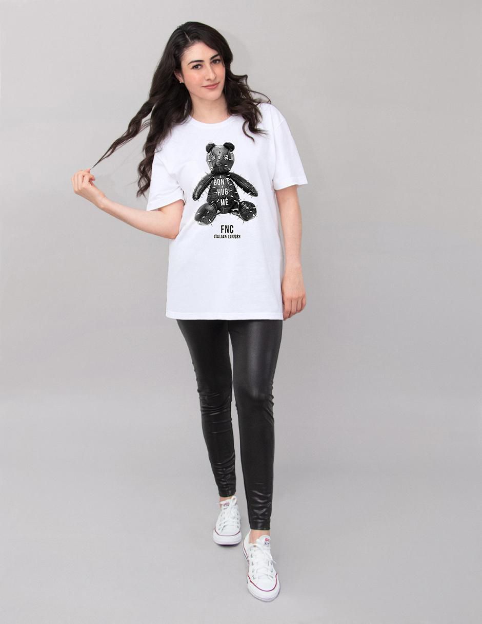 Playera manga corta Fnc Collezioni Don'T Hug Me cuello redondo para mujer