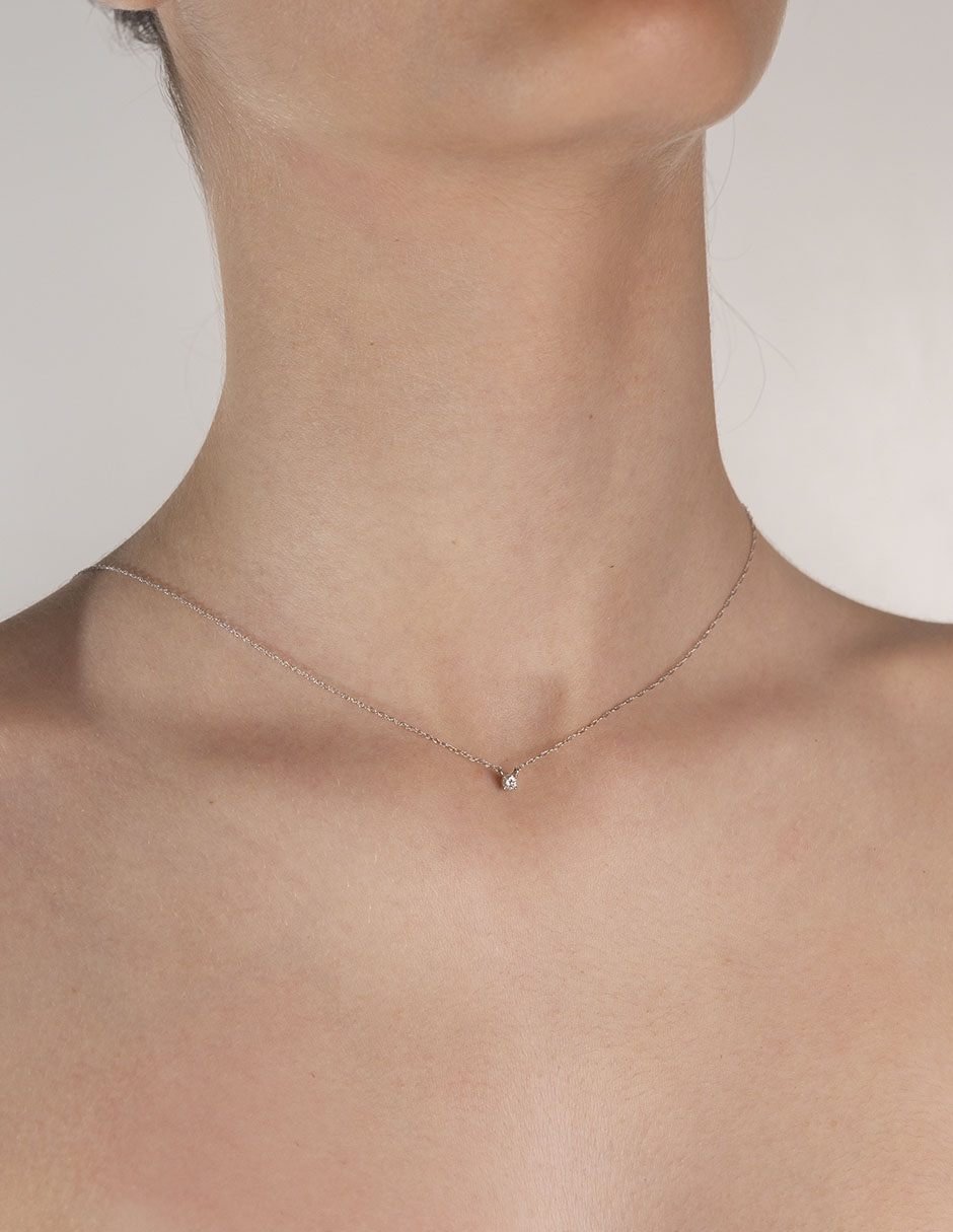 Collar Jayda de oro blanco 14 K