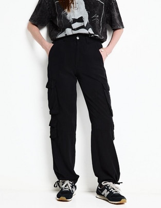 Imagen de producto Pantalón cargo regular para mujer