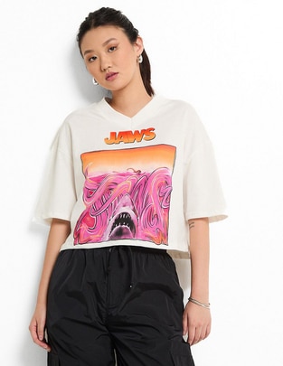 Playera manga corta Tee Bar Jaws cuello v para mujer