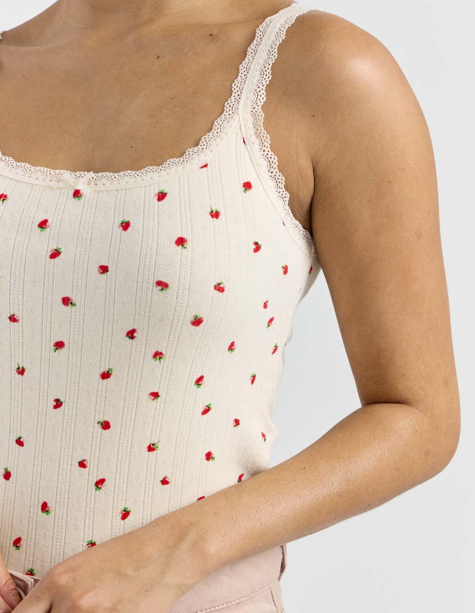 Top cuello redondo escote regular tirante clásico 8