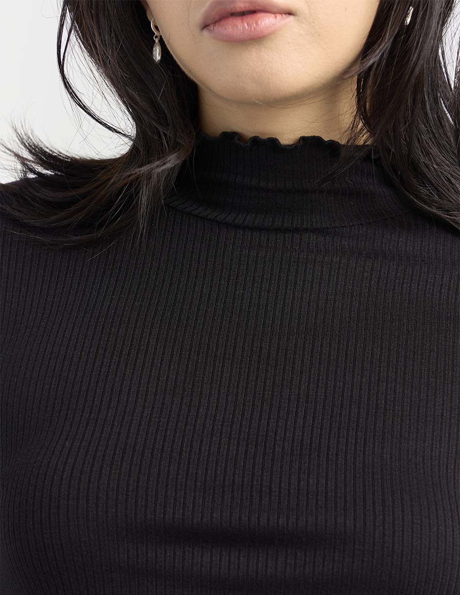 Playera manga larga cuello alto para mujer 4
