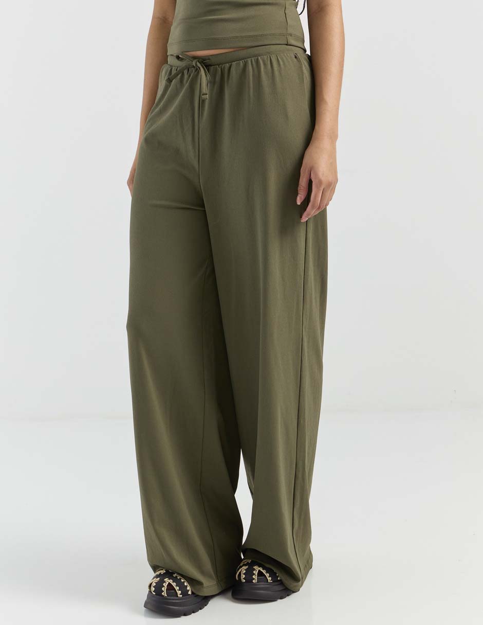 Pantalón coulotte amplio para mujer Pantalón coulotte amplio para mujer