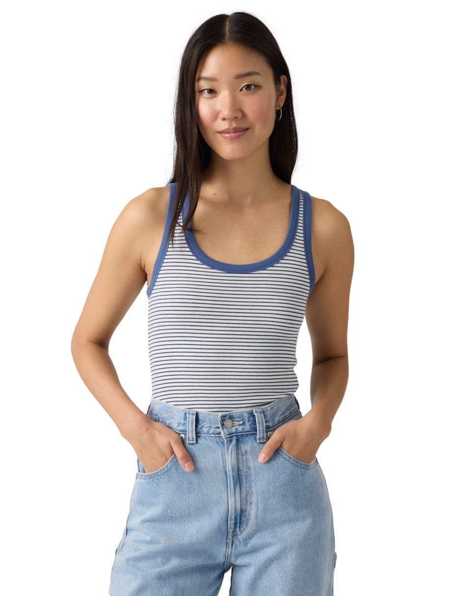 Playera Levi's cuello redondo para mujer