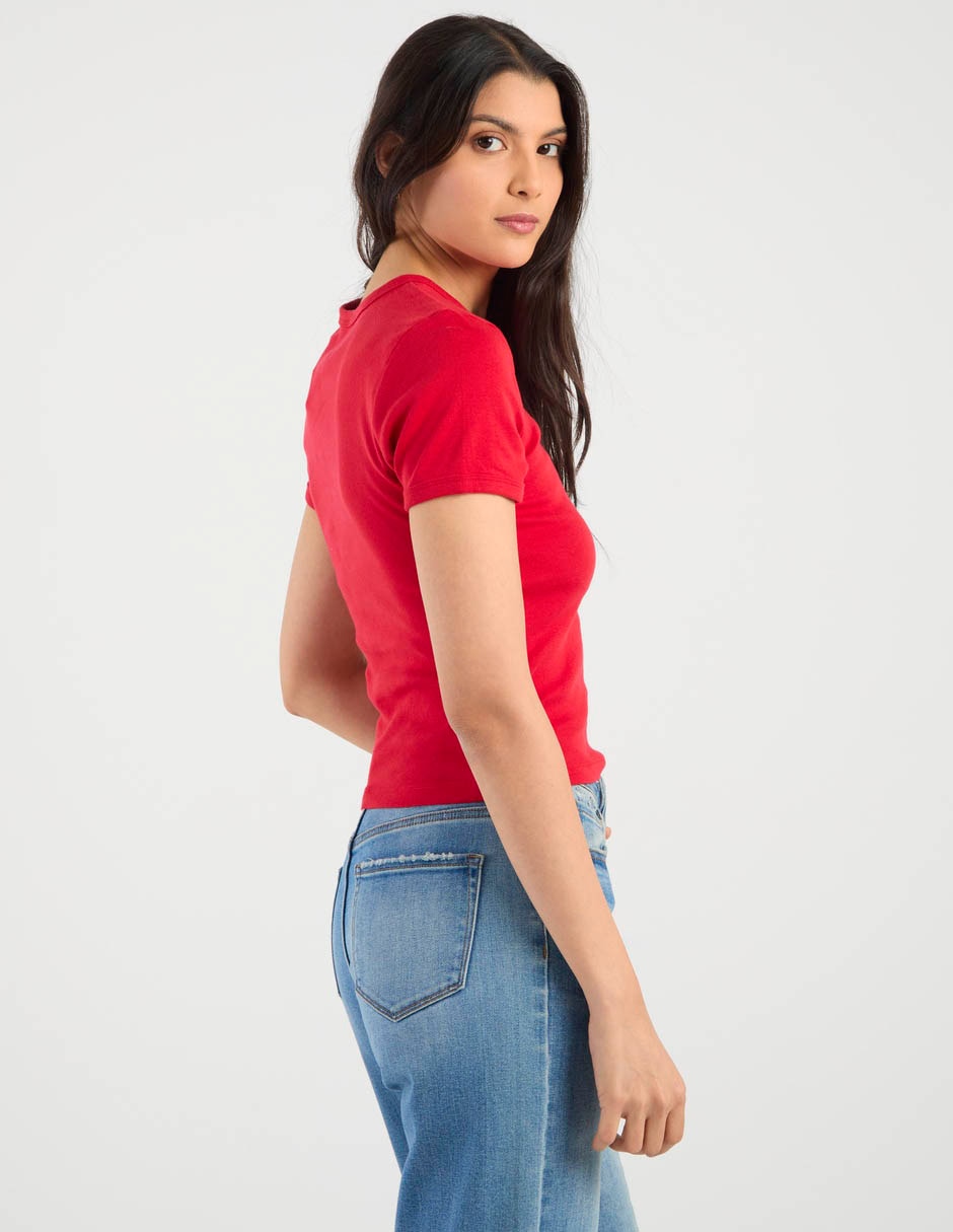 Playera manga corta Levi's cuello redondo para mujer