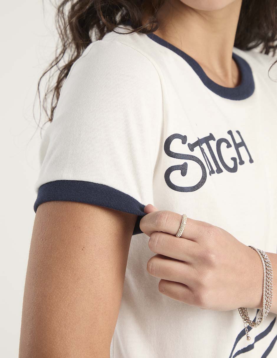 Playera manga corta Stitch cuello redondo para mujer 4