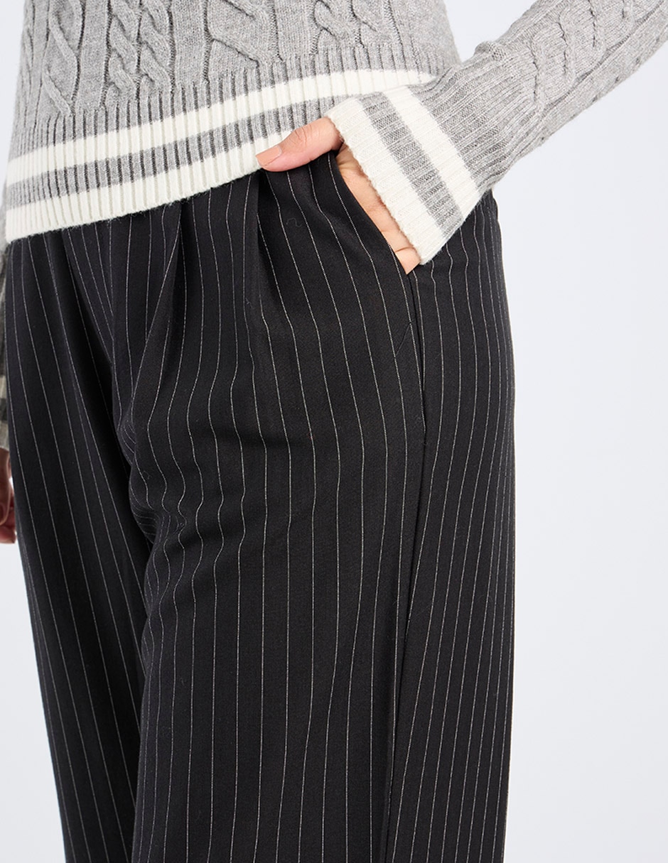 Pantalón relaxed regular para mujer 9