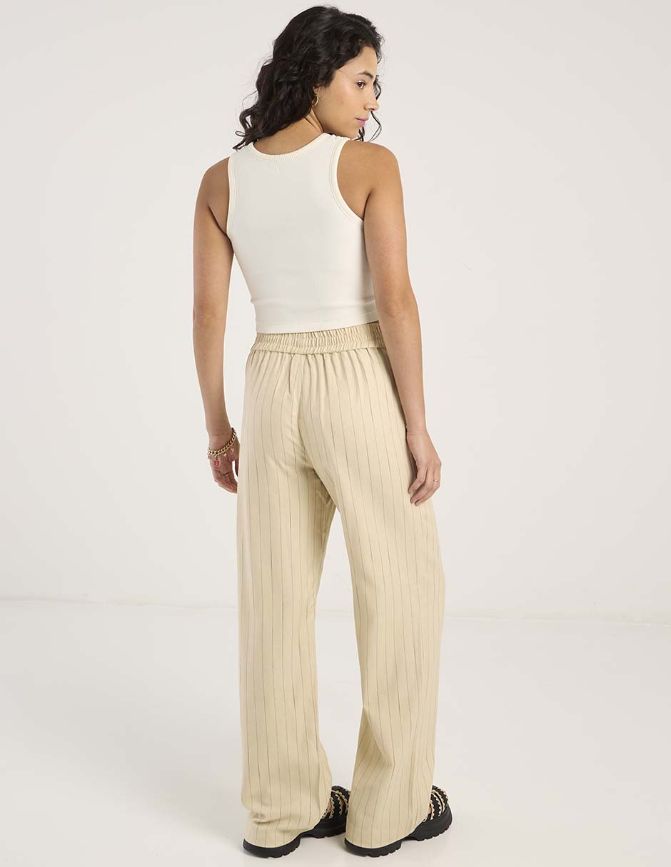 Pantalón amplio para mujer 11