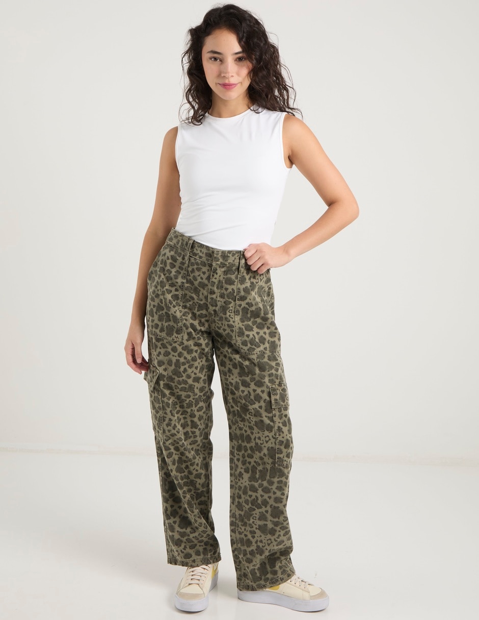 Pantalón cargo straight para mujer 3