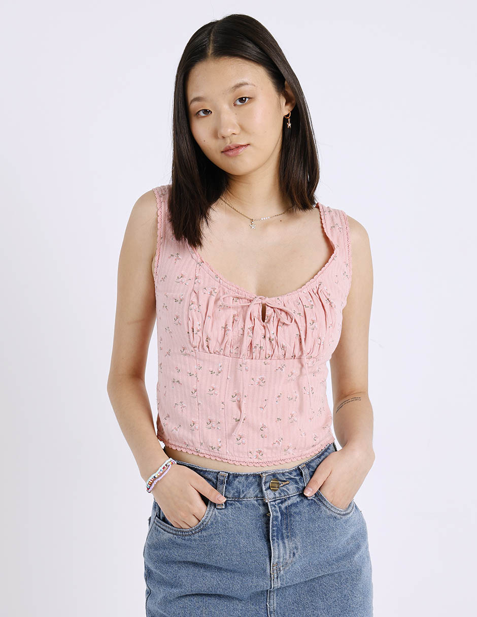 Top cuello redondo escote medio tirante delgado