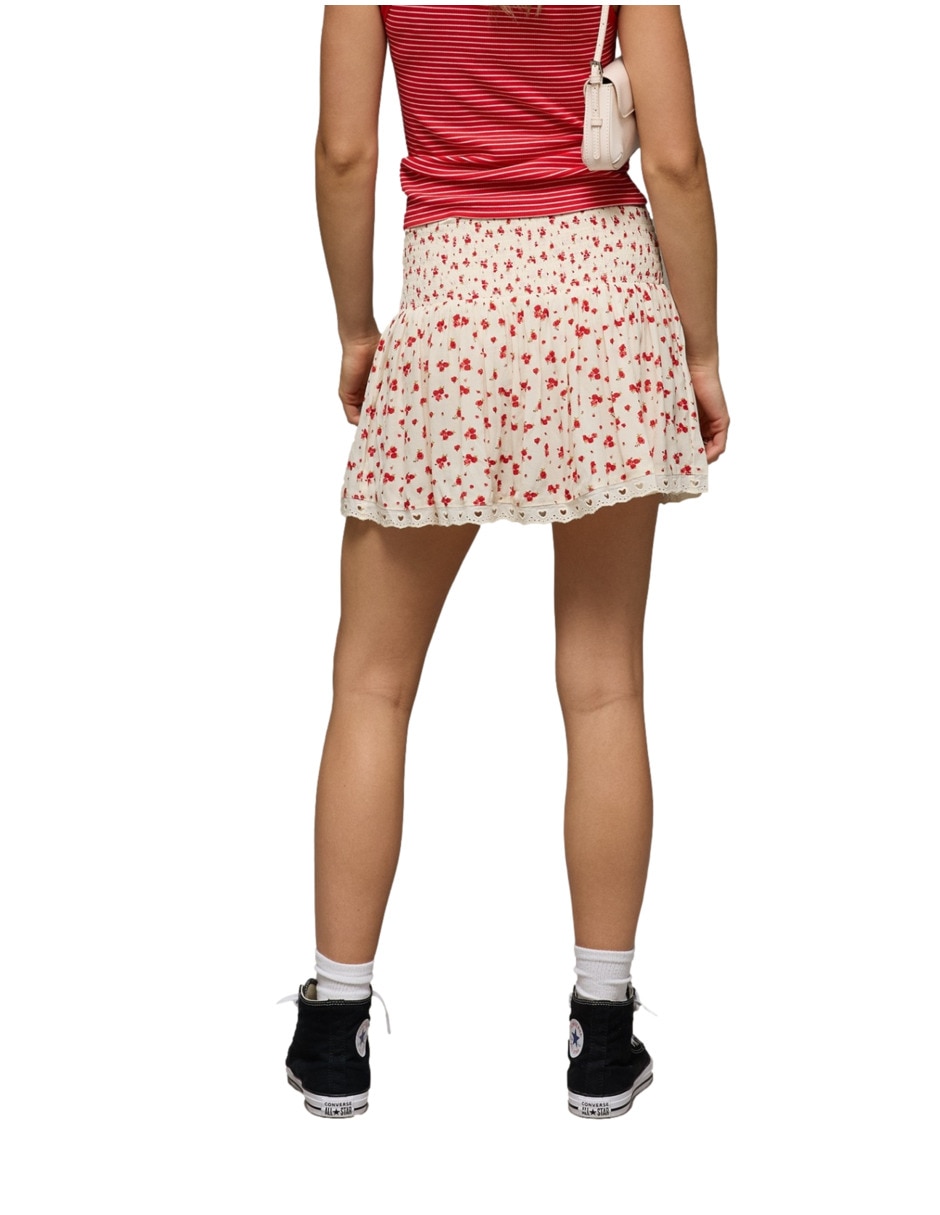 Falda corta con pretina 4