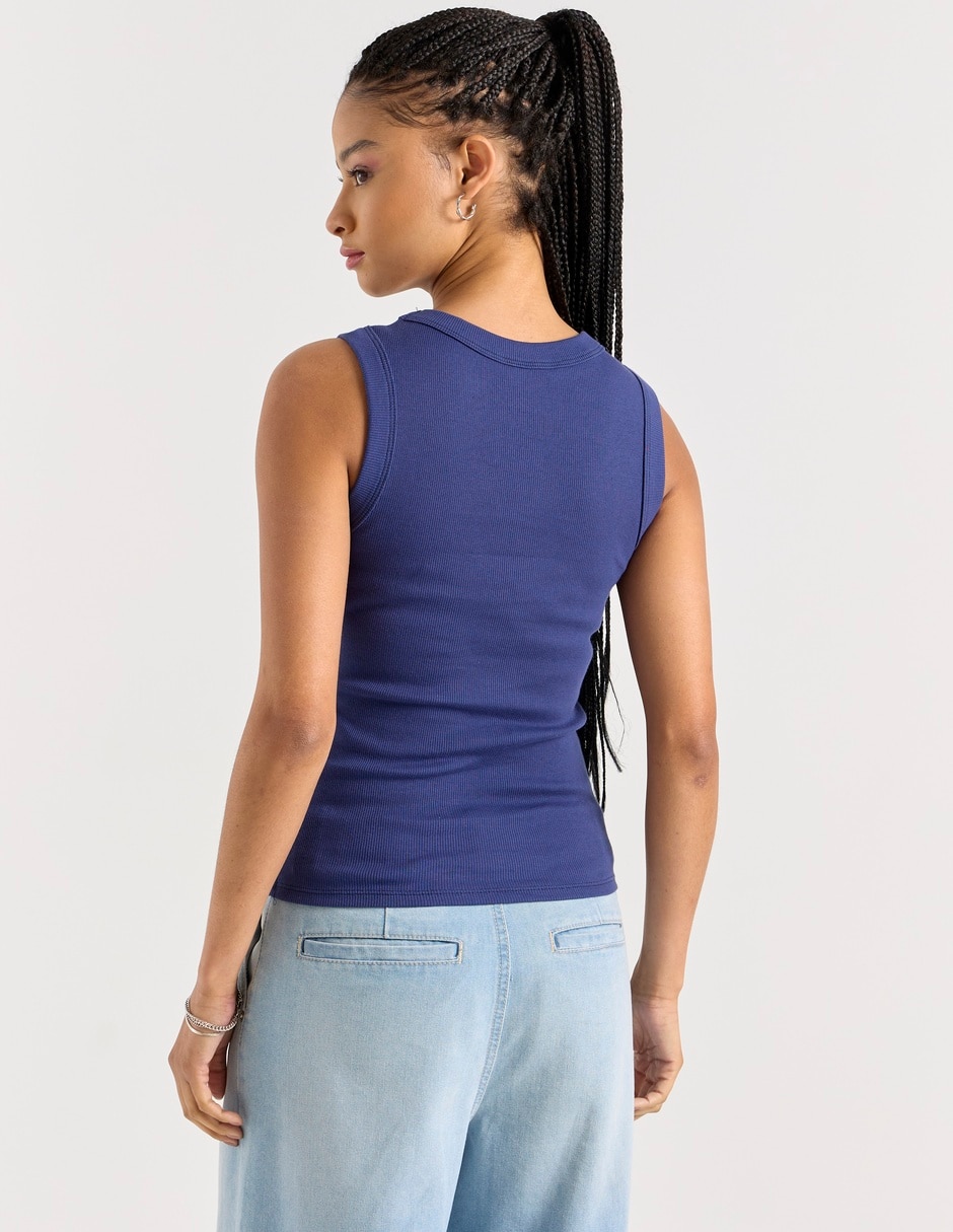 Top cuello redondo escote regular tirante clásico 3