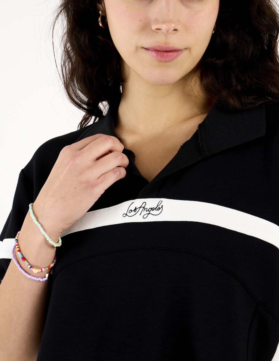 Playera manga corta cuello V para mujer 4