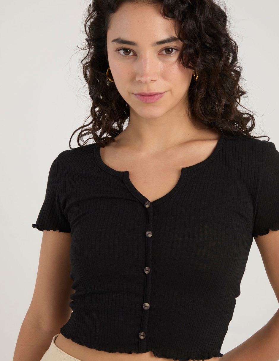 Playera manga corta cuello con botón para mujer 10