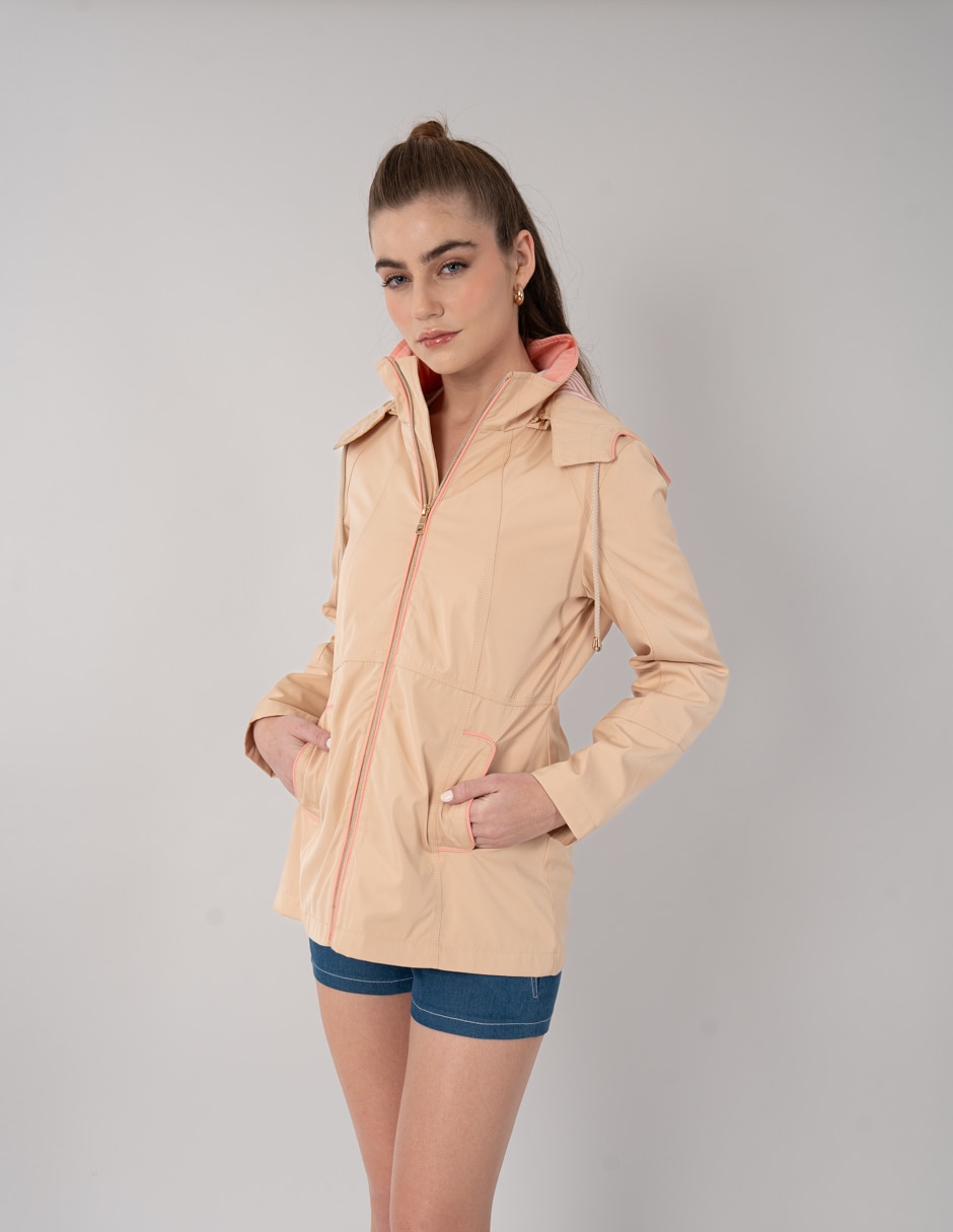 Gabardina impermeable capucha y bolsa para mujer 5