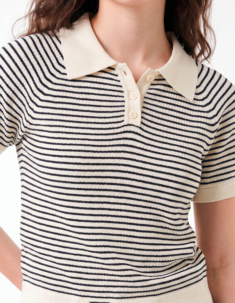 Playera tipo polo para mujer 4
