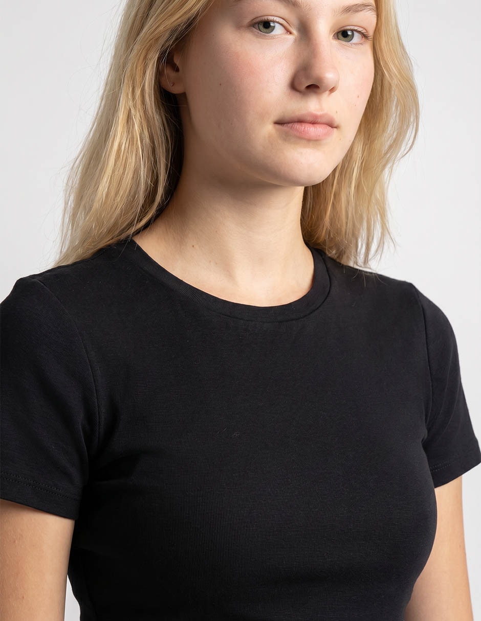 Playera manga corta cuello redondo para mujer 3