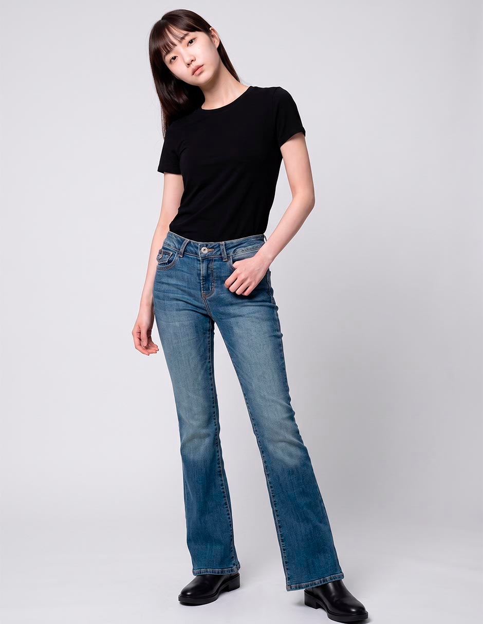 Jeans regular acampanado para mujer 3