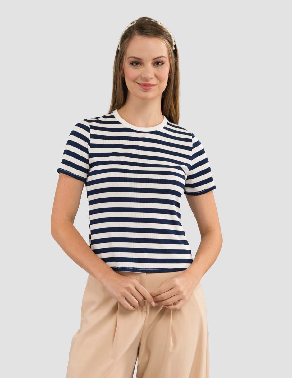 Playera manga corta cuello redondo para mujer
