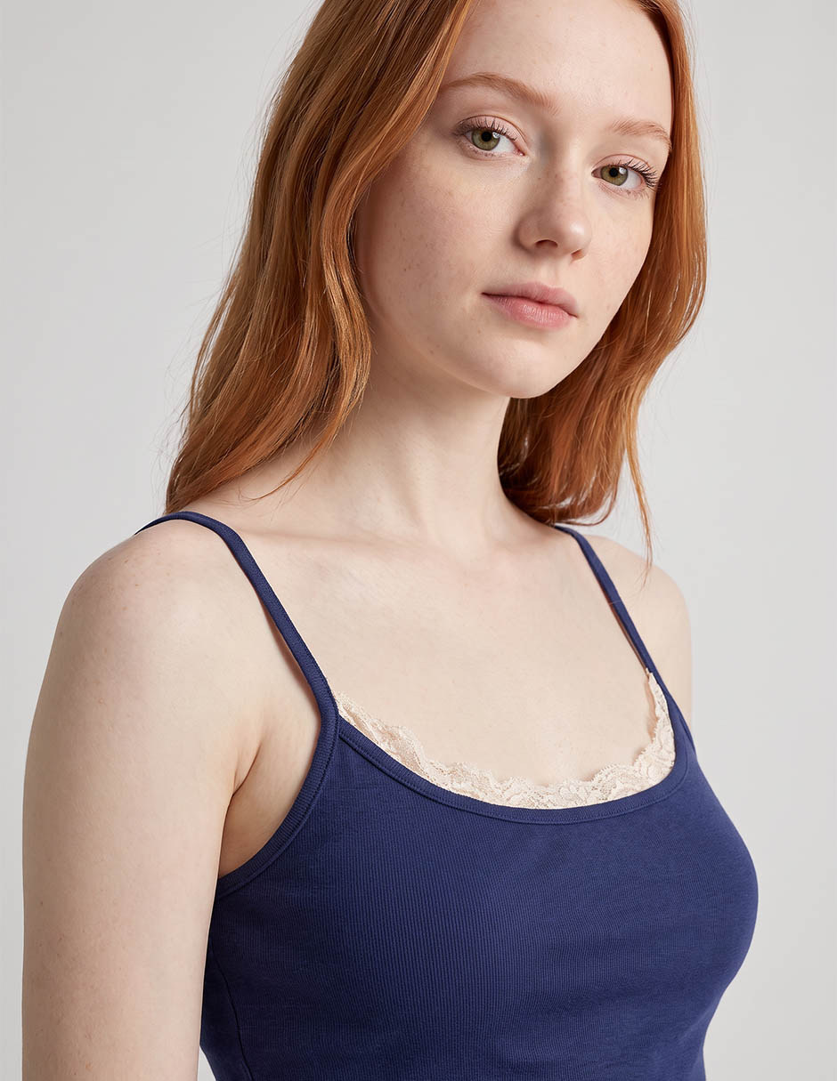 Top cuello redondo escote medio tirante delgado 4