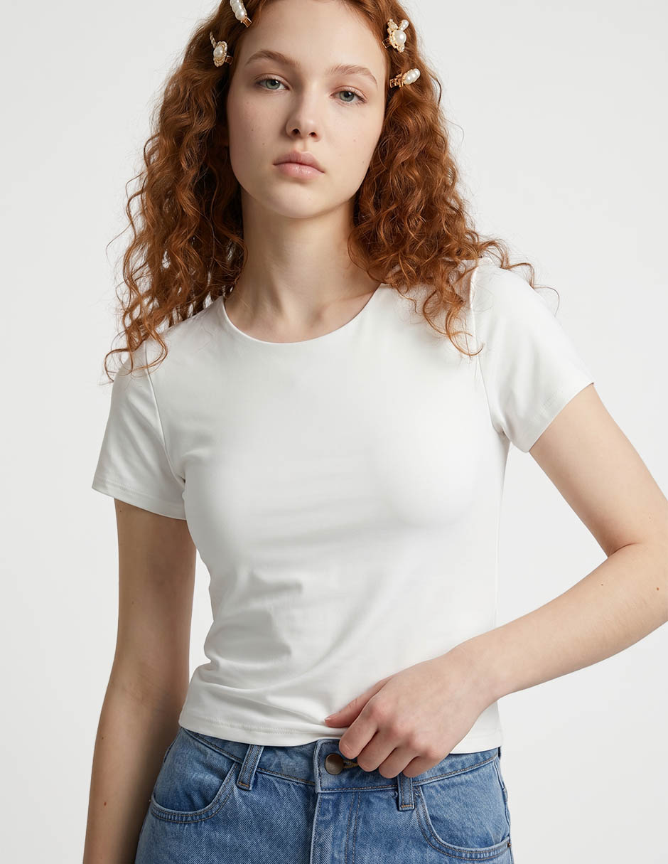 Top cuello redondo escote regular 3