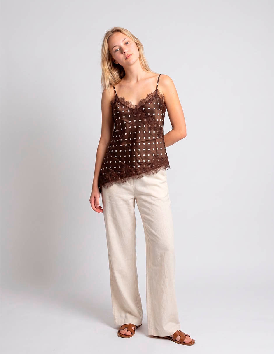 Top escote medio tirante ajustable Top escote medio tirante ajustable