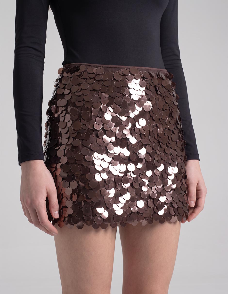 Falda mini a la cadera 2
