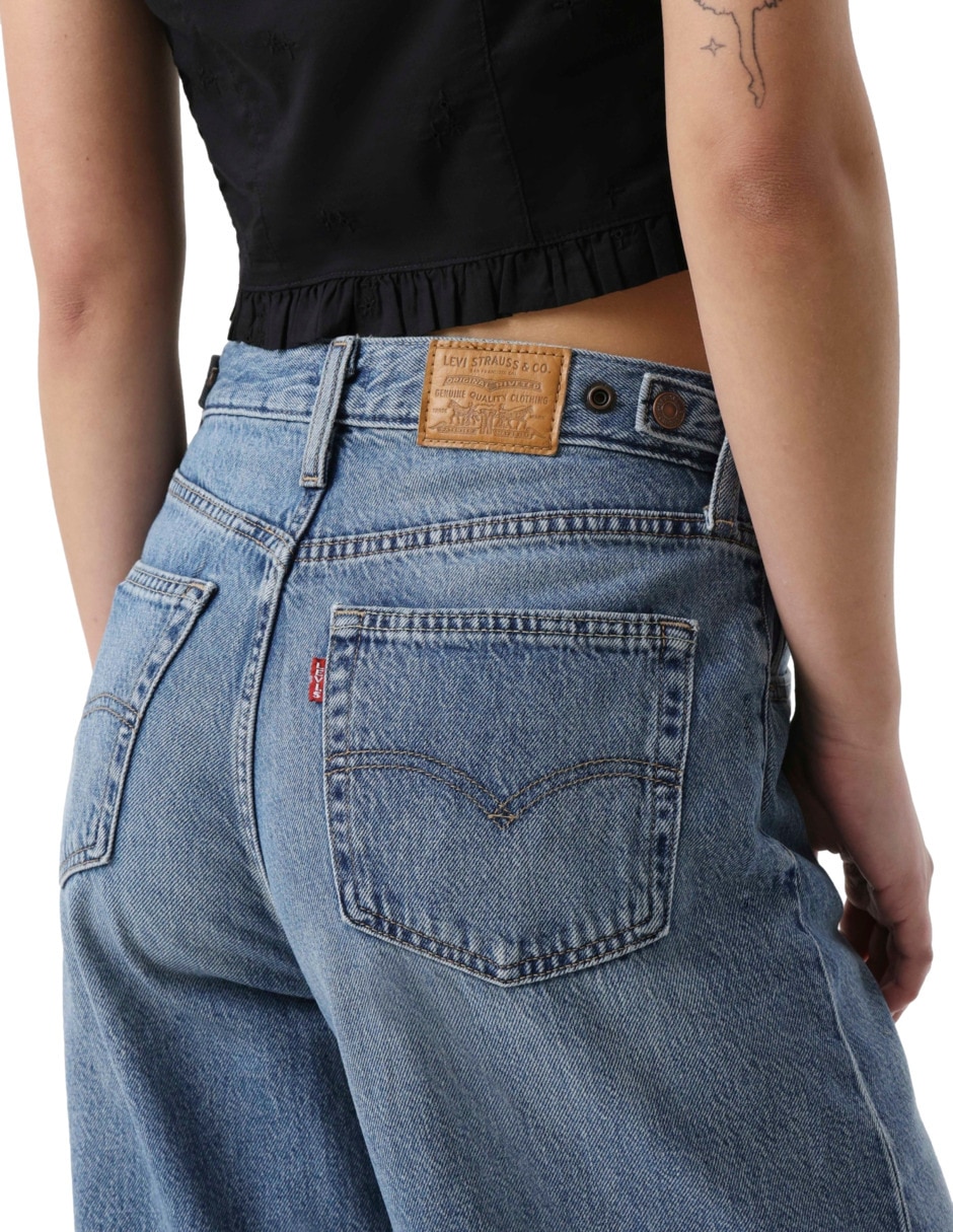 Jeans regular wide leg corte media cintura para mujer 4