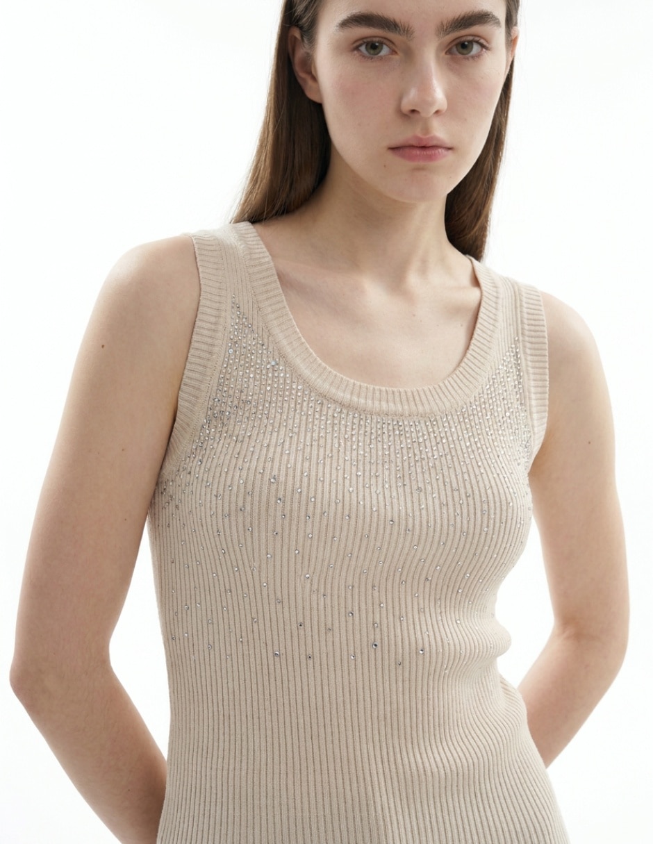 Top cuello redondo escote redondo sin tirantes 4
