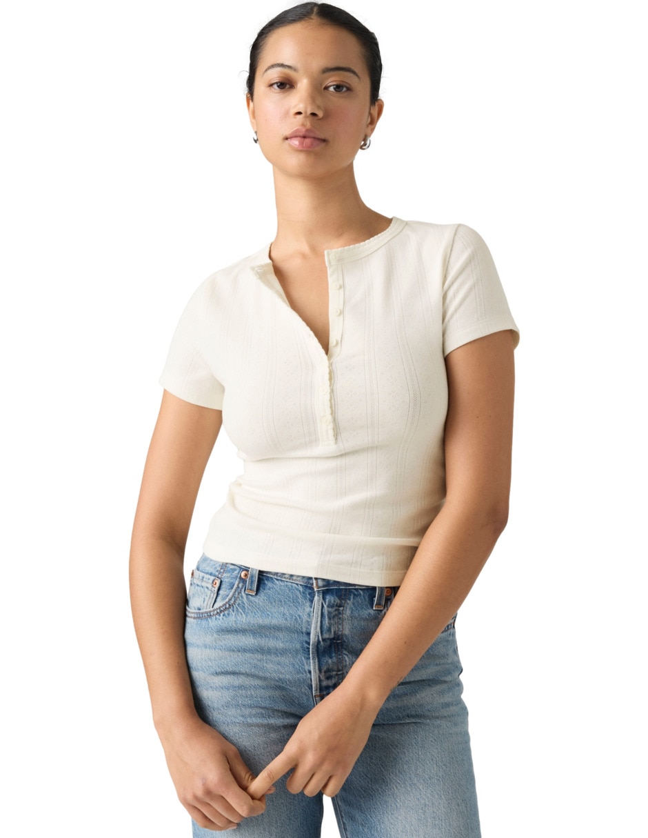 Playera manga corta cuello henley para mujer 3
