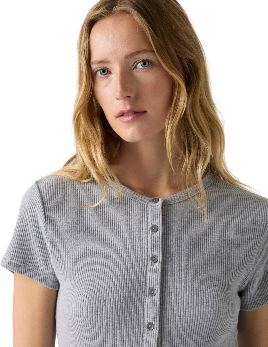 Playera manga corta cuello redondo para mujer 3