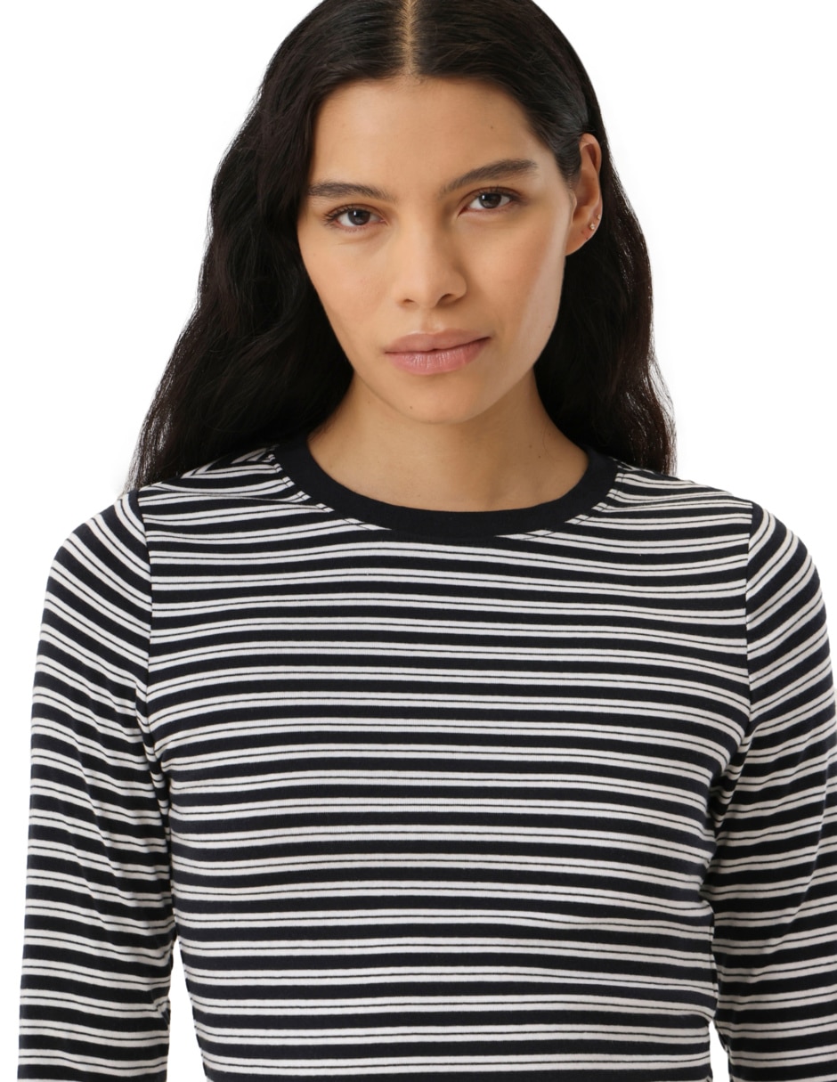 Playera manga larga cuello redondo para mujer 4