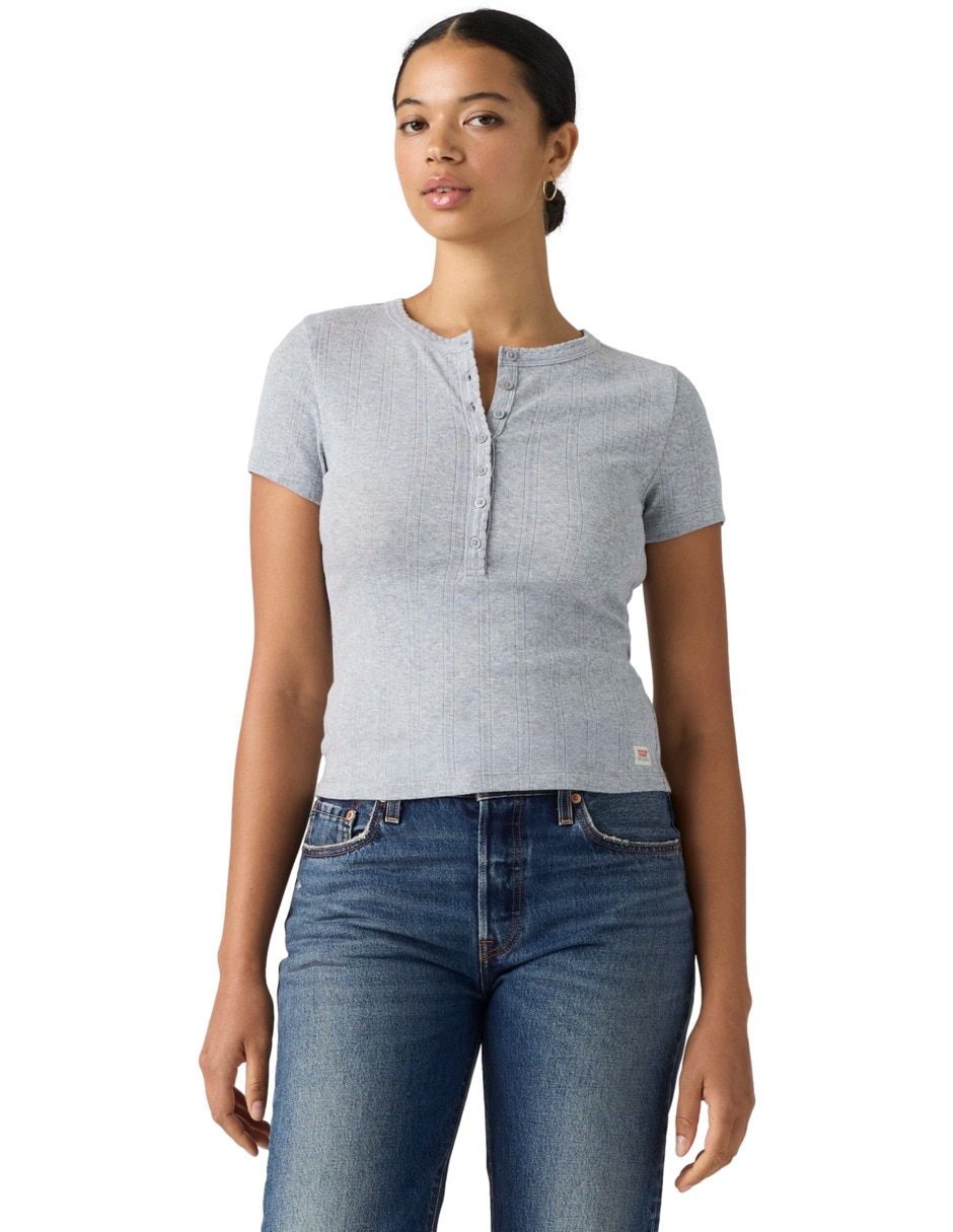 Playera manga corta cuello henley para mujer