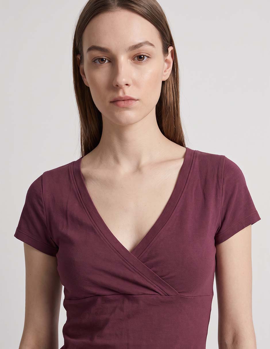 Playera manga corta cuello con escote para mujer 3