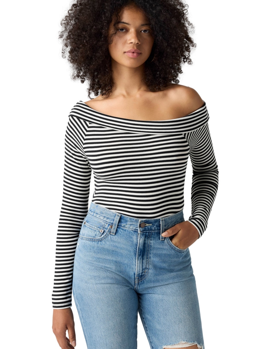 Playera manga larga cuello asimétrico para mujer 3