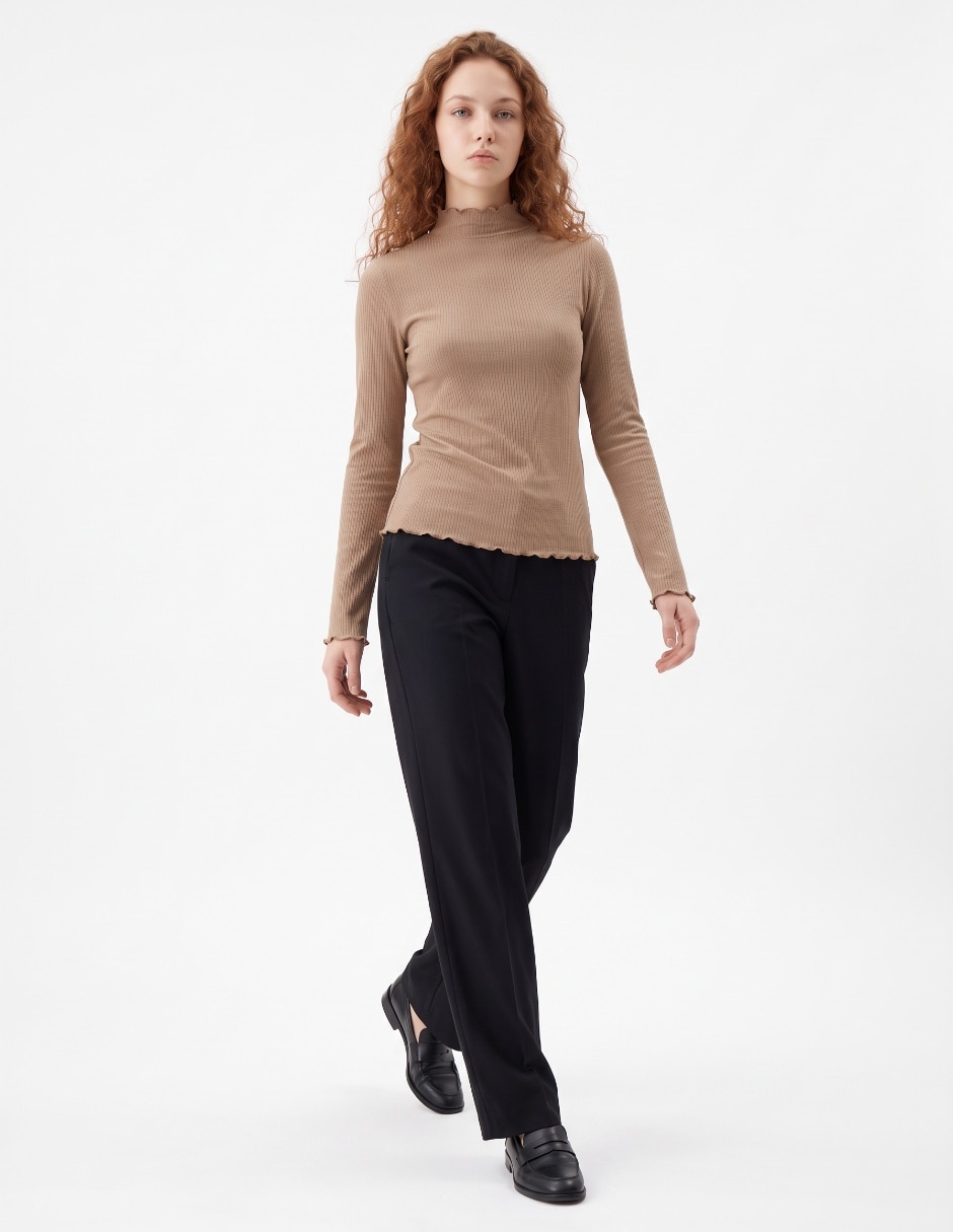 Playera manga larga cuello alto para mujer 3