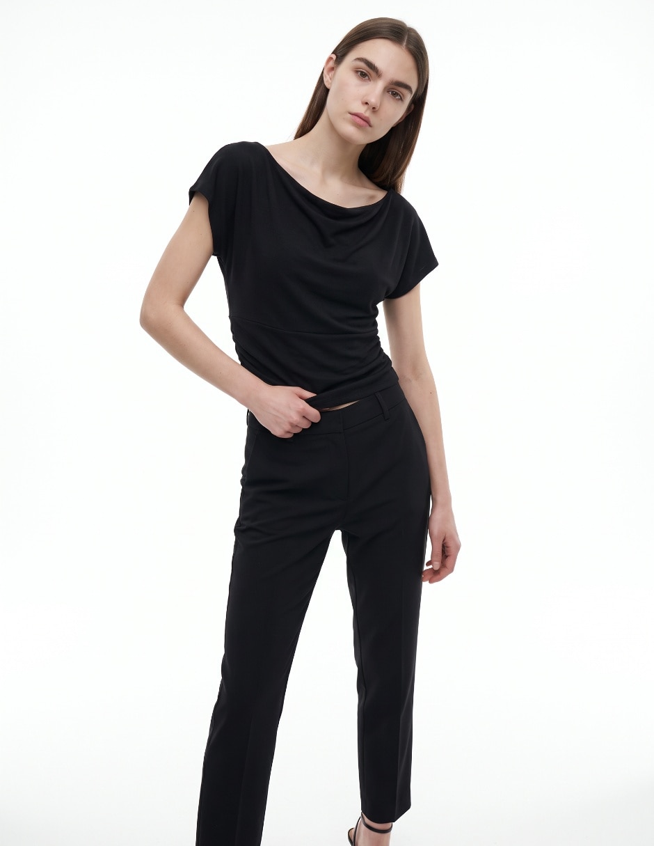 Playera manga larga cuello asimétrico para mujer