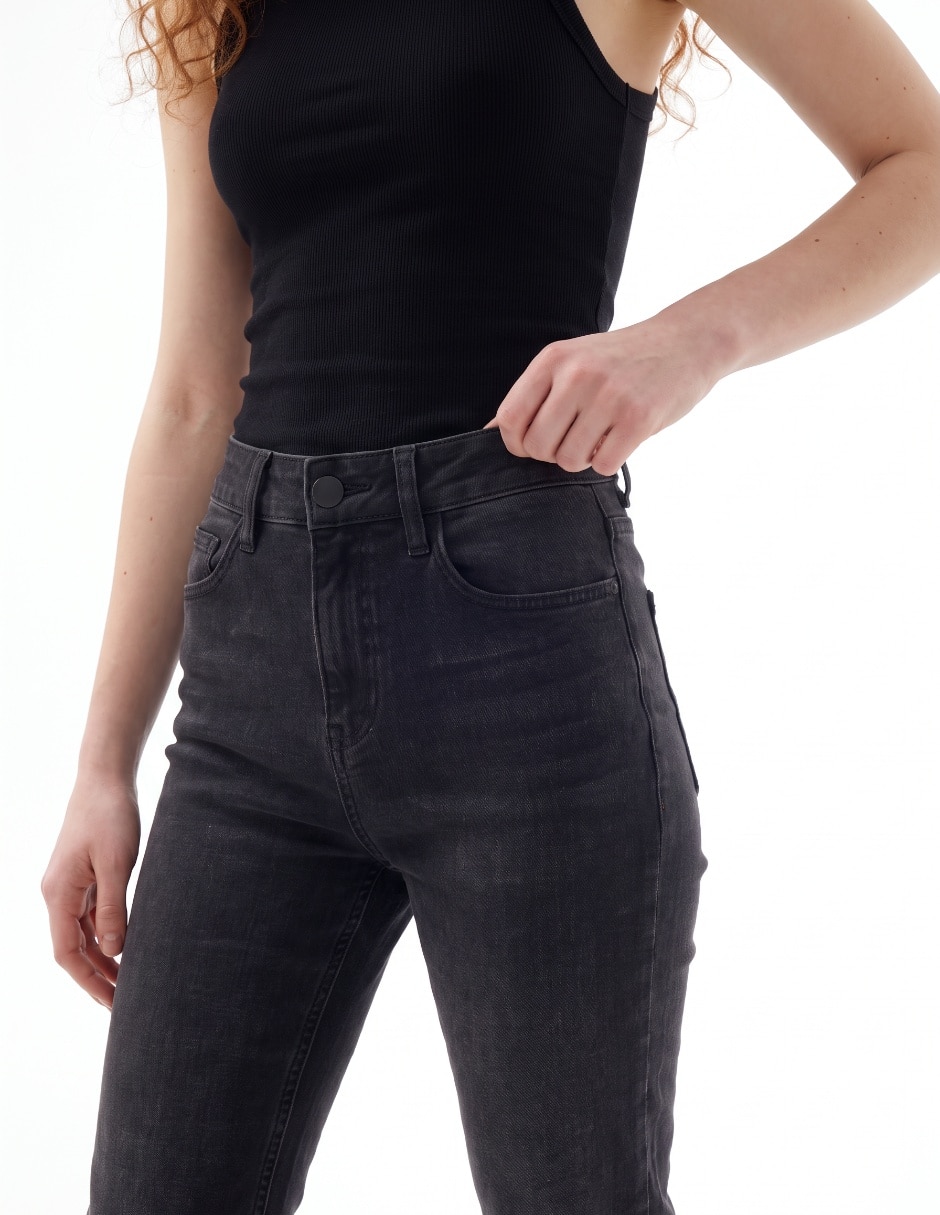 Jeans flare para mujer 4