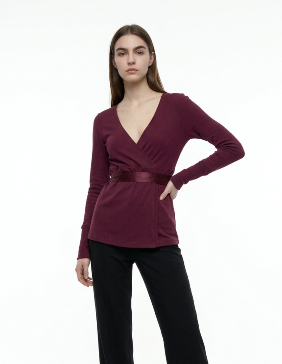 Playera manga larga cuello con escote para mujer Playera manga larga cuello con escote para mujer