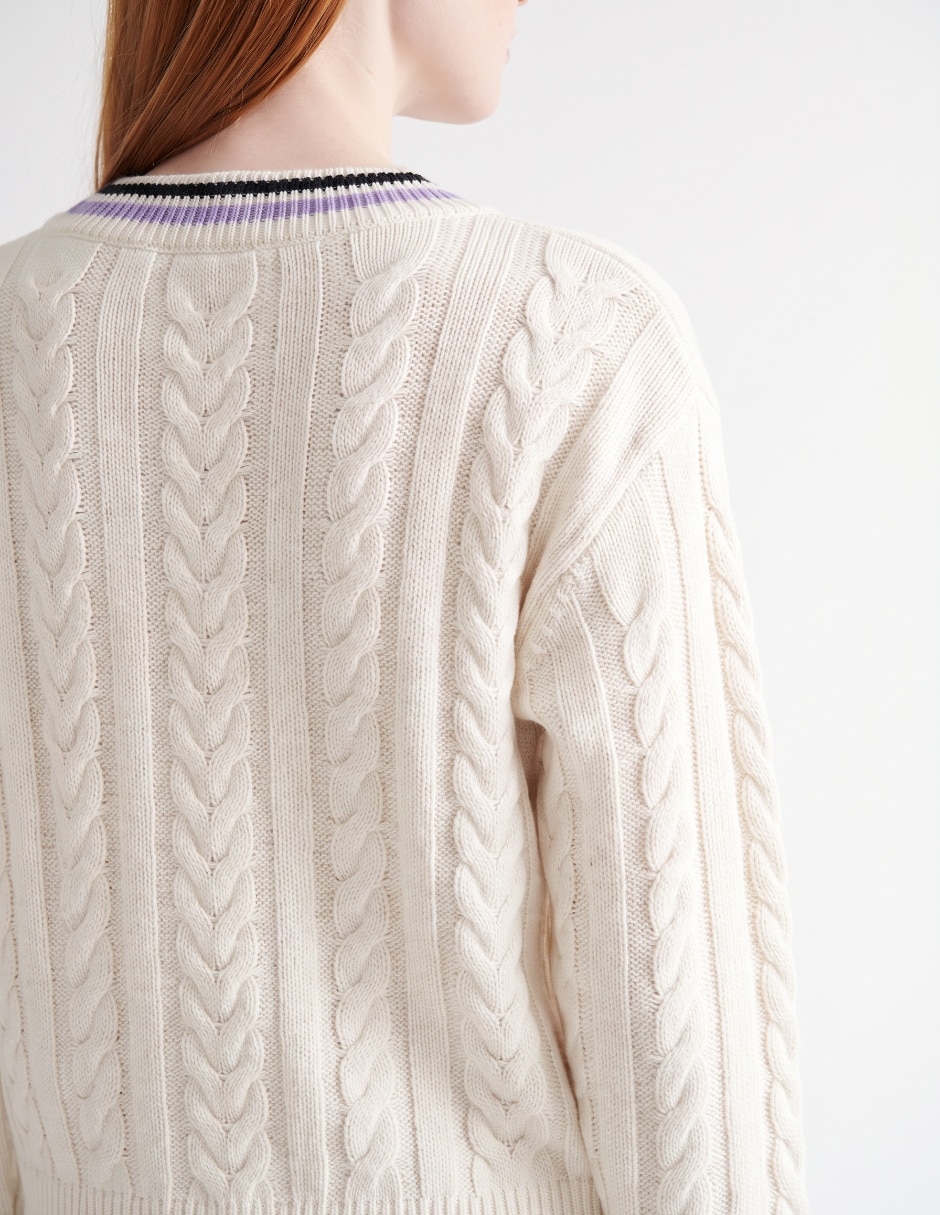 Suéter cuello V para mujer 4