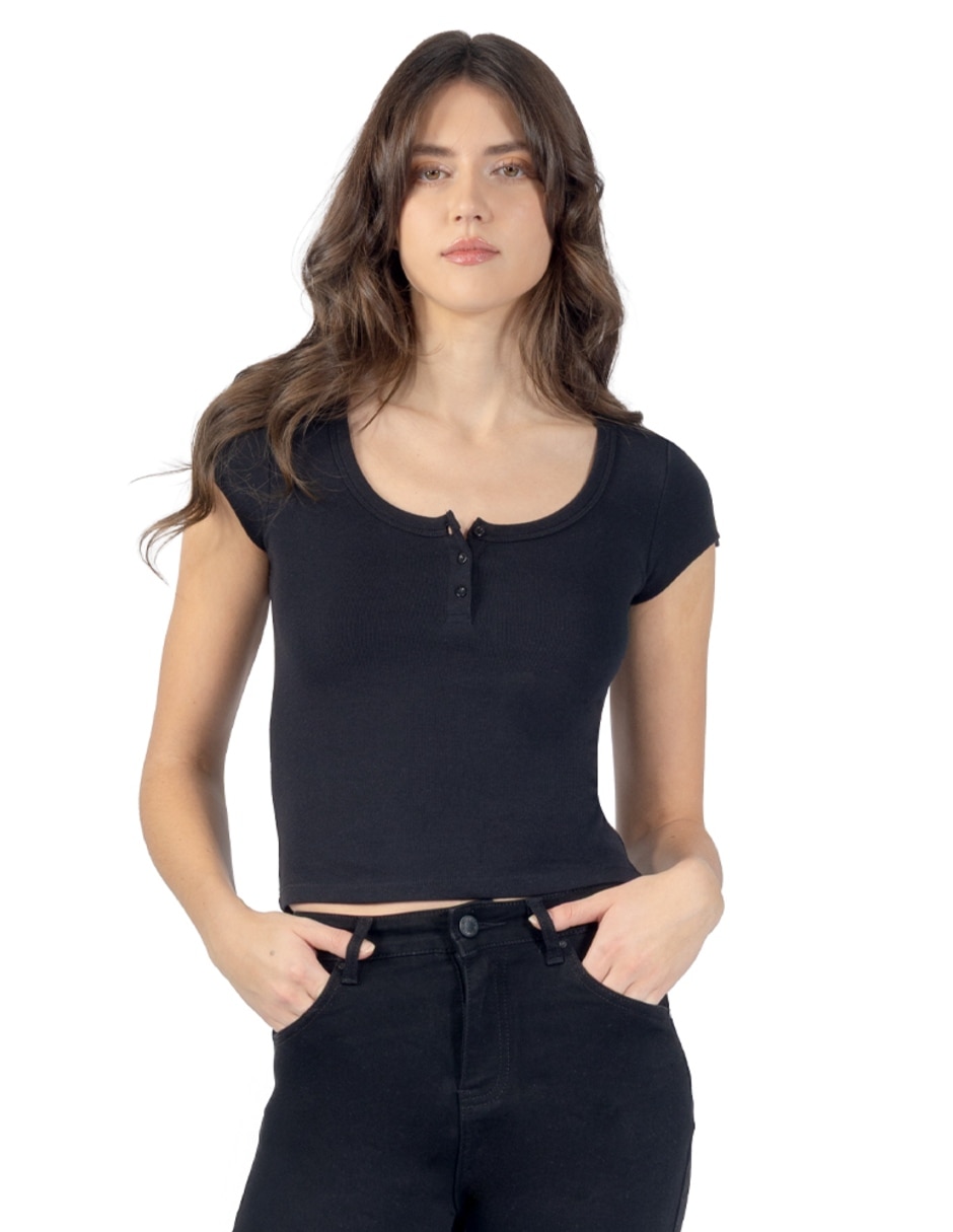 Playera manga cuello Henley para mujer 1